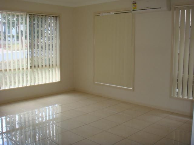 21 Nullarbor Circuit, Forest Lake, QLD 4078