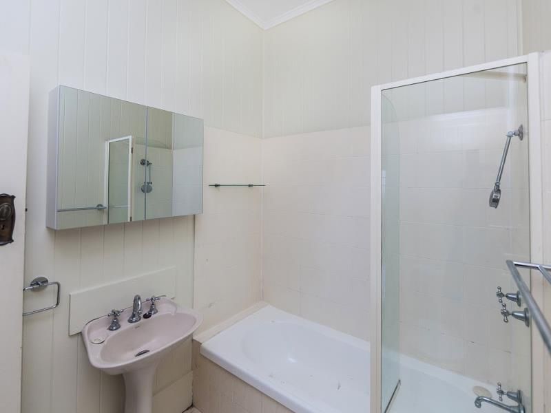 221 Coopers Camp Road, Ashgrove, QLD 4060