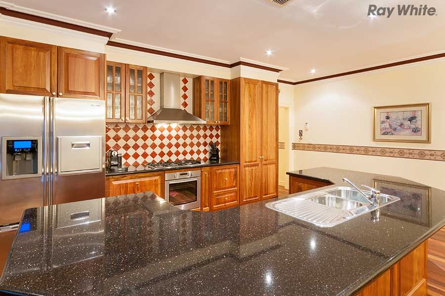 9 Lancelot Court, Hillside, VIC 3037