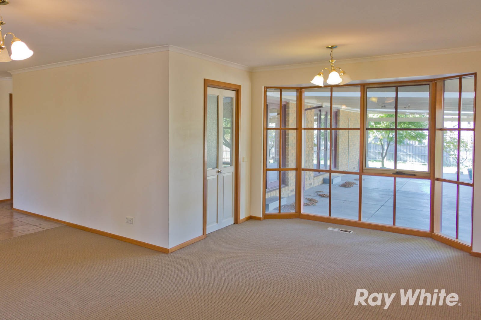 11 Mountain View Close, CROYDON HILLS, VIC 3136