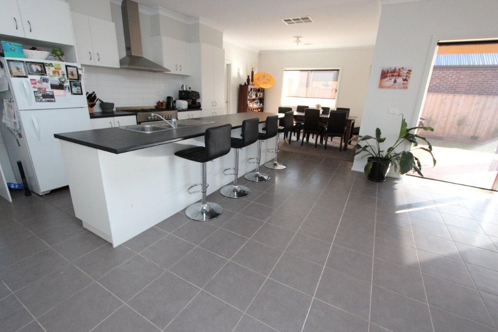 24 Marvins Place, MARSHALL, VIC 3216