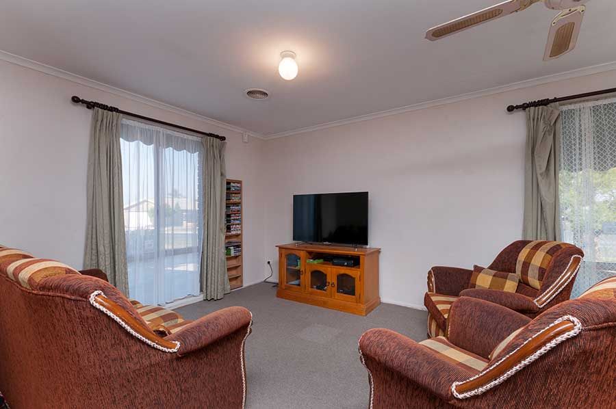 54 Gillingham Crescent, Craigieburn, VIC 3064