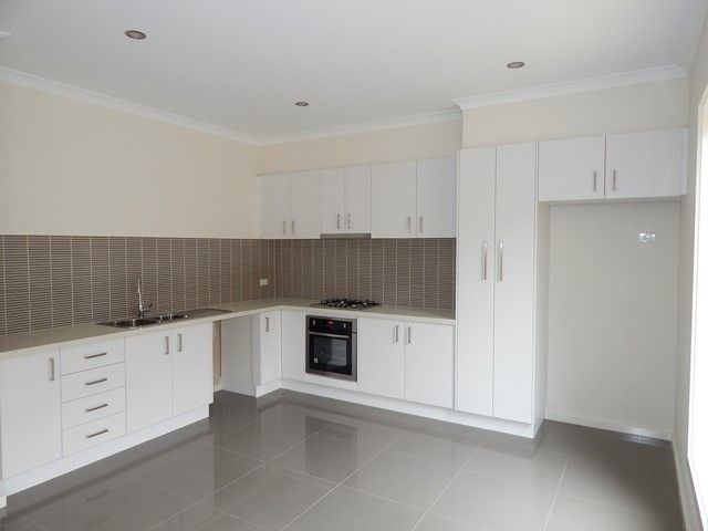 2/20 Barry Street, Reservoir, VIC 3073
