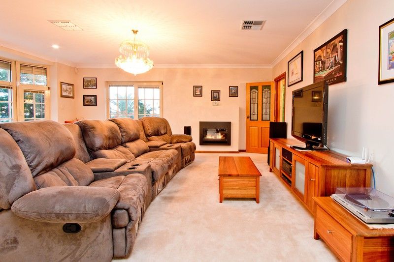 30 Davey Crescent, Seaview Downs, SA 5049