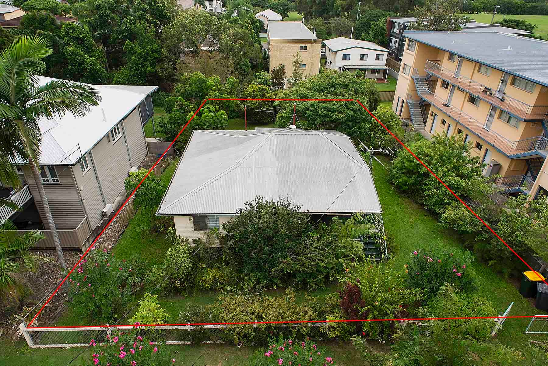 39 Longfellow Street, Norman Park QLD 4170