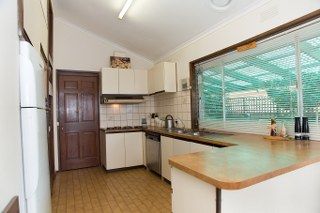 16 Dianne Avenue, CRAIGIEBURN, VIC 3064