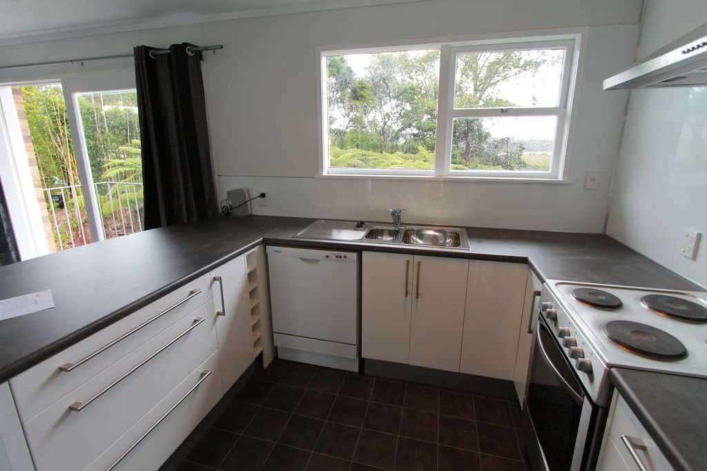 1/24 Dawnhaven Avenue, Te Atatu Peninsula, Waitakere City