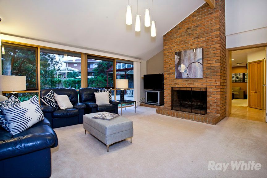 1 Caldwell Close, Endeavour Hills VIC 3802
