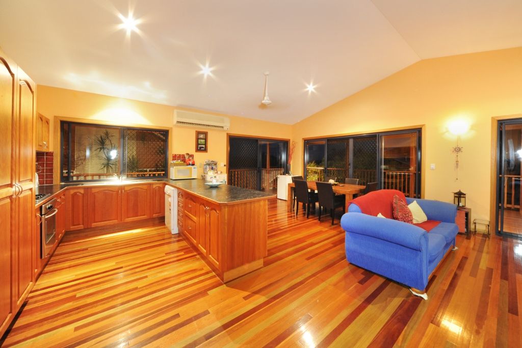 11 Hamilton Avenue, CANNONVALE, QLD 4802