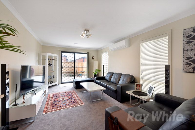 22 Cemetine Terrace, Cranbourne North, VIC 3977