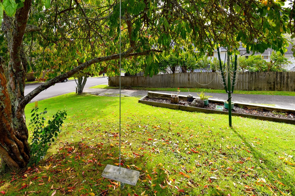 1/4 Eugen Place, Glenfield, North Shore City