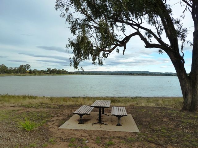 1 Norfolk Avenue, Lake Albert, NSW 2650
