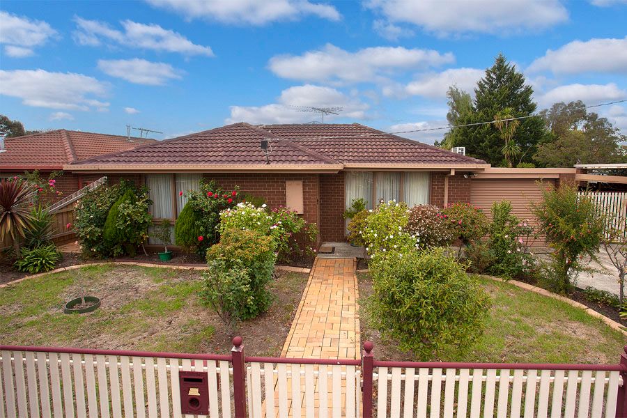 4 Banbury Crescent, Craigieburn, VIC 3064
