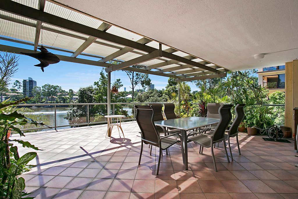 164 Macquarie Street, St Lucia QLD 4067