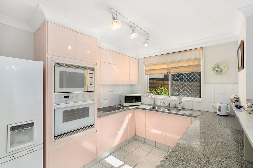 2/49 Bauer Street, Southport, QLD 4215