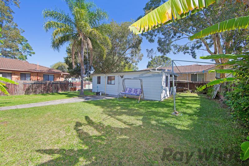 4 Manoa Road, Budgewoi, NSW 2262