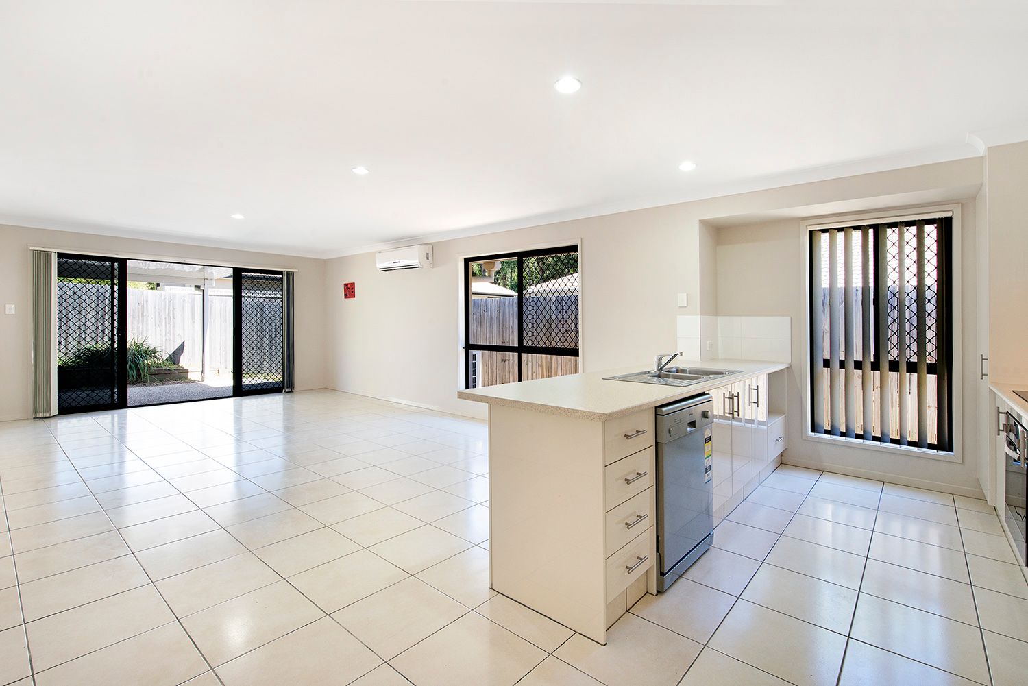 23 Lachlan Lane, Hillcrest, QLD 4118