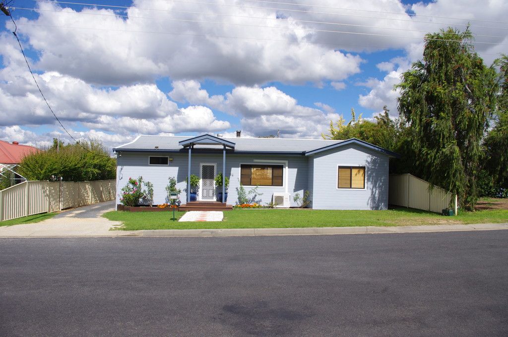 64 Urabatta Street, Inverell NSW 2360