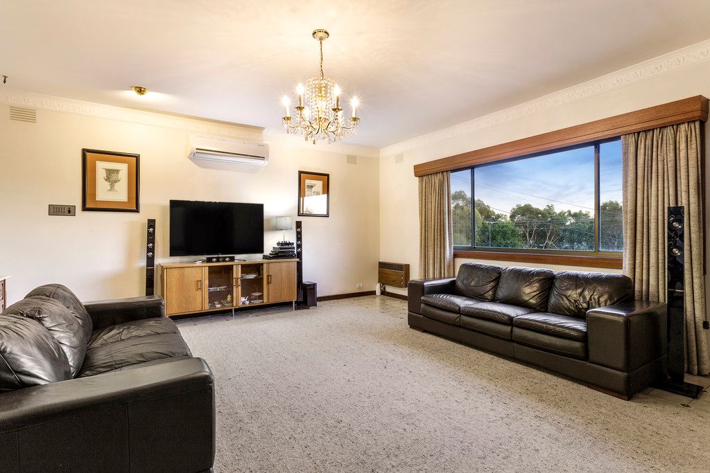 13 Cabena Crescent, Chadstone, VIC 3148