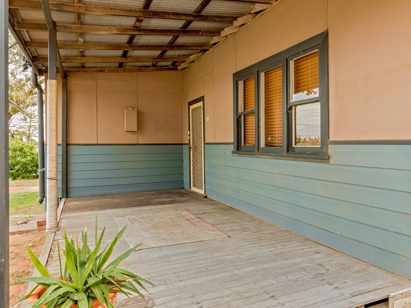 13 Elizabeth Street, Geraldton, WA 6530