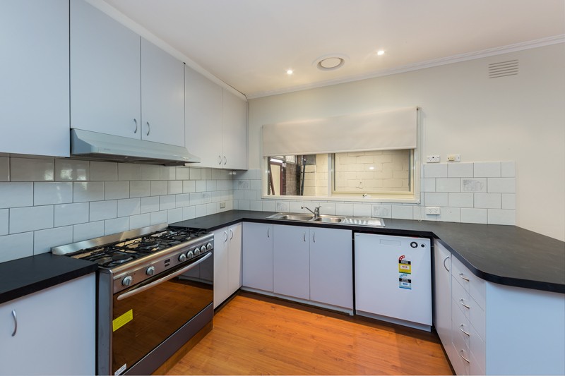 2 Richard Road, Melton South, VIC 3338