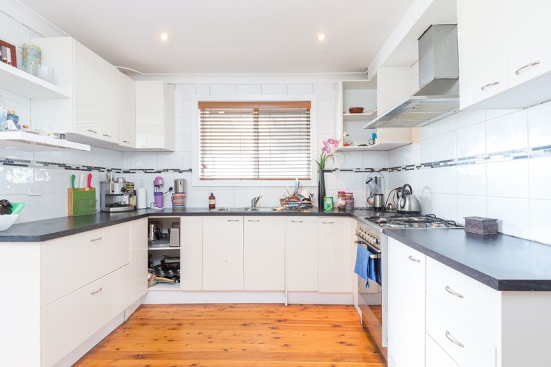 6 Paterson Place, Barrack Heights, NSW 2528