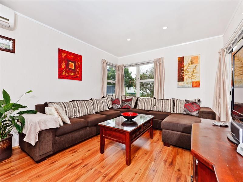 9 Beaudine Avenue, Glenfield, North Shore City