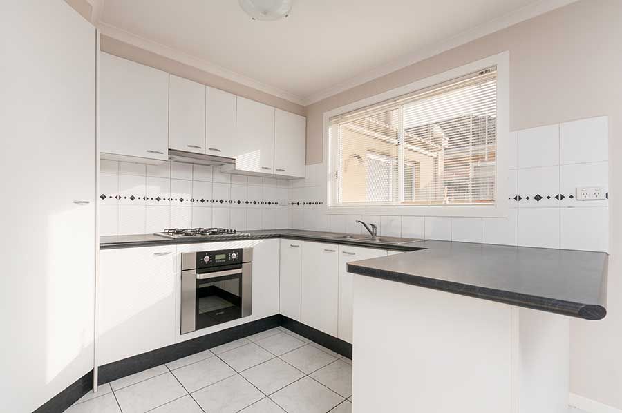 2/4 Finchley Avenue, Glenroy, VIC 3046