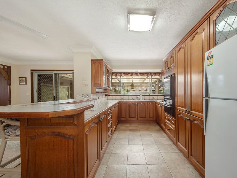 15 Seriema Street, BURLEIGH WATERS, QLD 4220