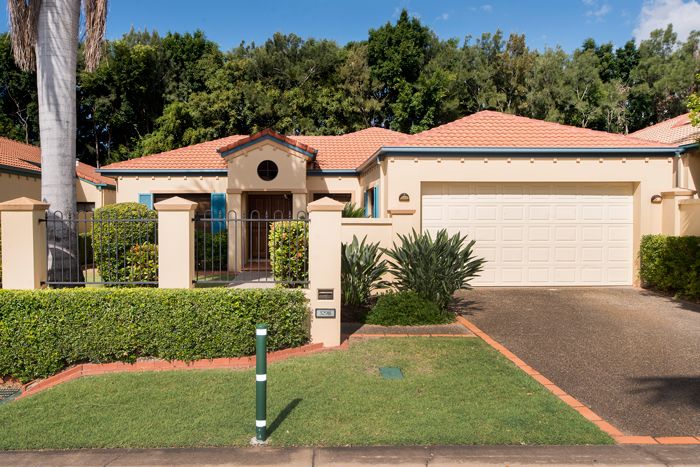 3298 Palladian Drive, Hope Island, QLD 4212