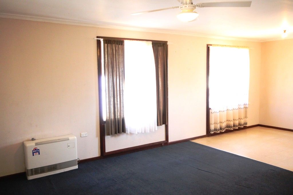 2 Endeavour Place, Young, NSW 2594