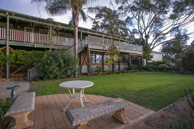 15 Carramar Drive, KALAMUNDA, WA 6076