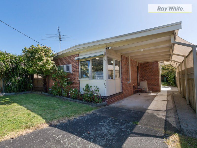 190 Seventh Avenue, ROSEBUD VIC 3939