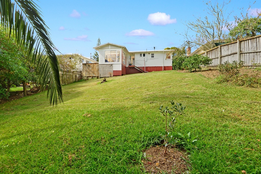 114 Lancaster Road, Beach Haven, North Shore City