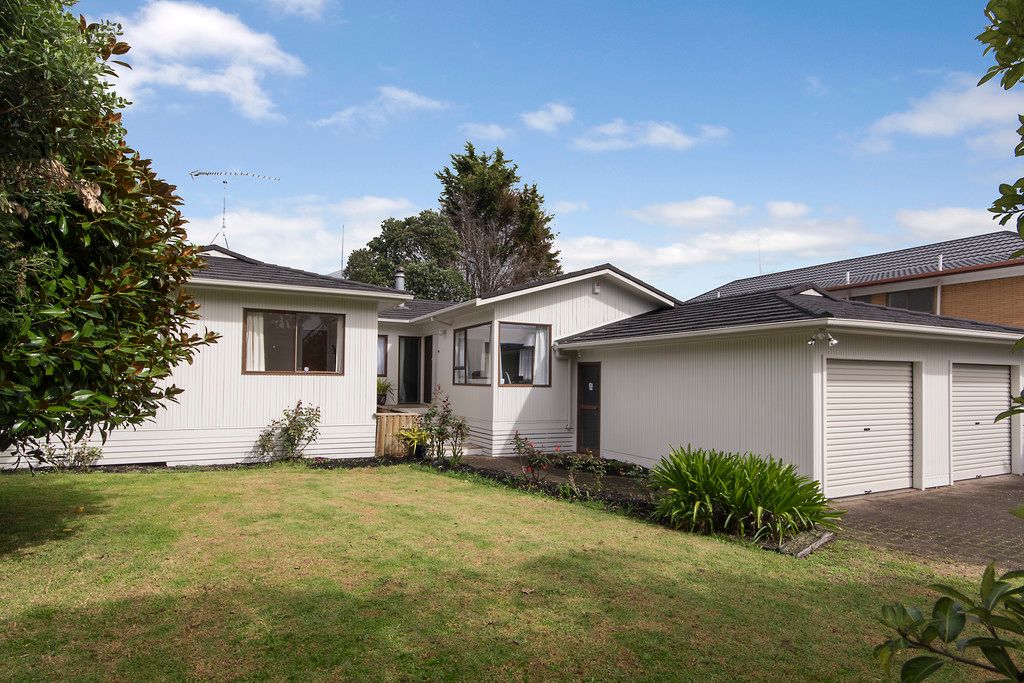 55 Butley Drive, Farm Cove, Manukau City