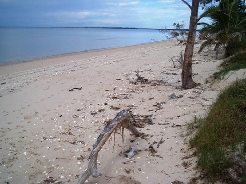 66 Beach Drive, BURRUM HEADS QLD 4659