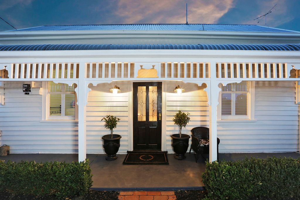14 Breakwater Road, East Geelong, VIC 3219