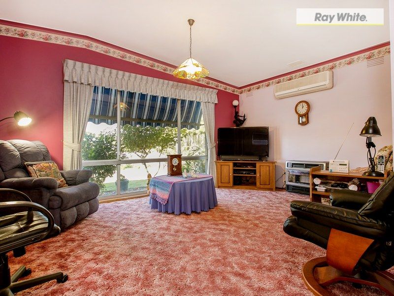 198 Ninth Avenue, Rosebud, VIC 3939