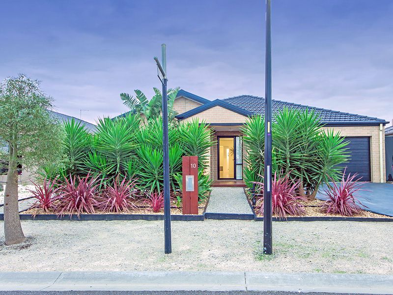 10 Grebe Way, Williams Landing VIC 3027