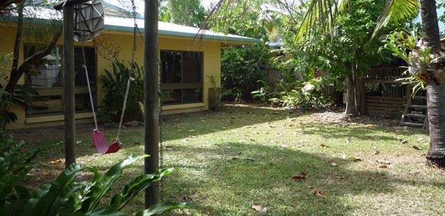 2/4 Agincourt Close, Clifton Beach, QLD 4879