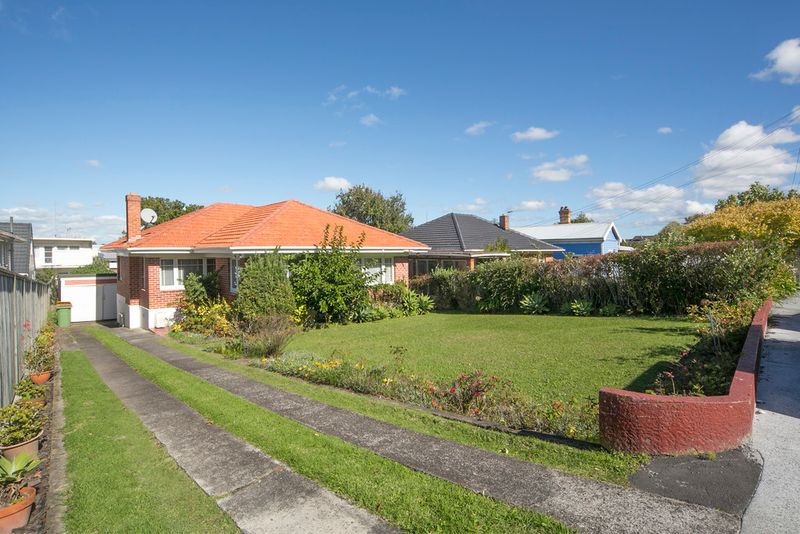 AUCTION BROUGHT FORWARD - St Lukes