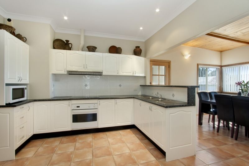 17 Corryong Street, Fairfield West, NSW 2165