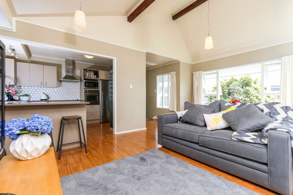 2/32 Prince Regent Drive, Half Moon Bay, Manukau City