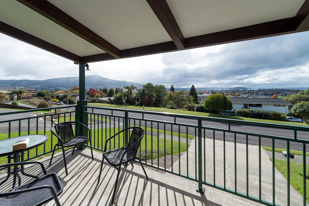 18 Westbourne Avenue, Pukehangi, Rotorua District