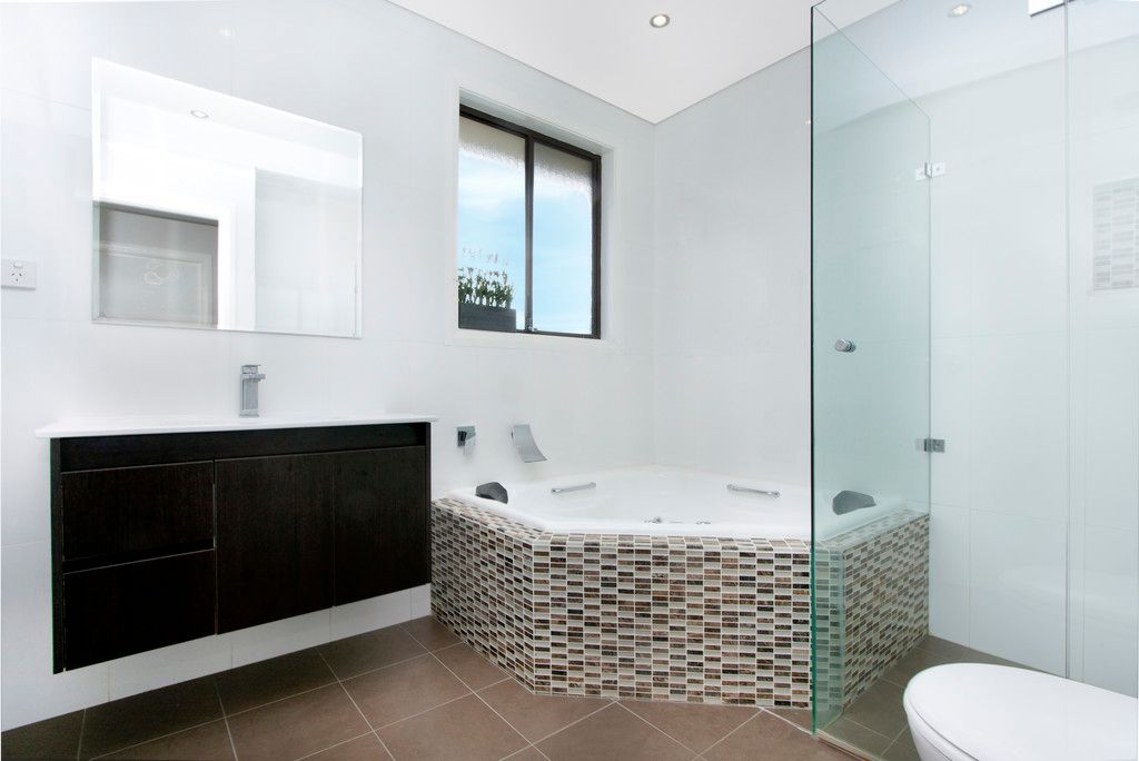 4 Burr Close, Bossley Park, NSW 2176