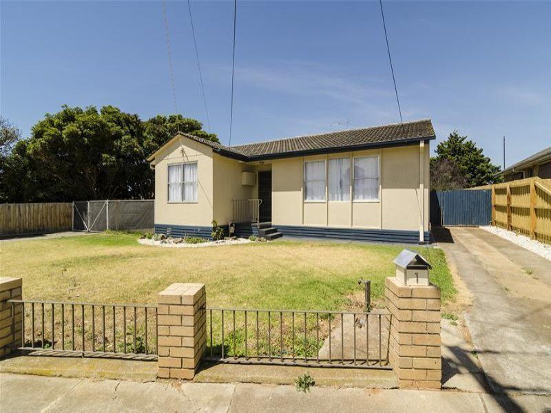 1 Vincent Crescent, Werribee VIC 3030