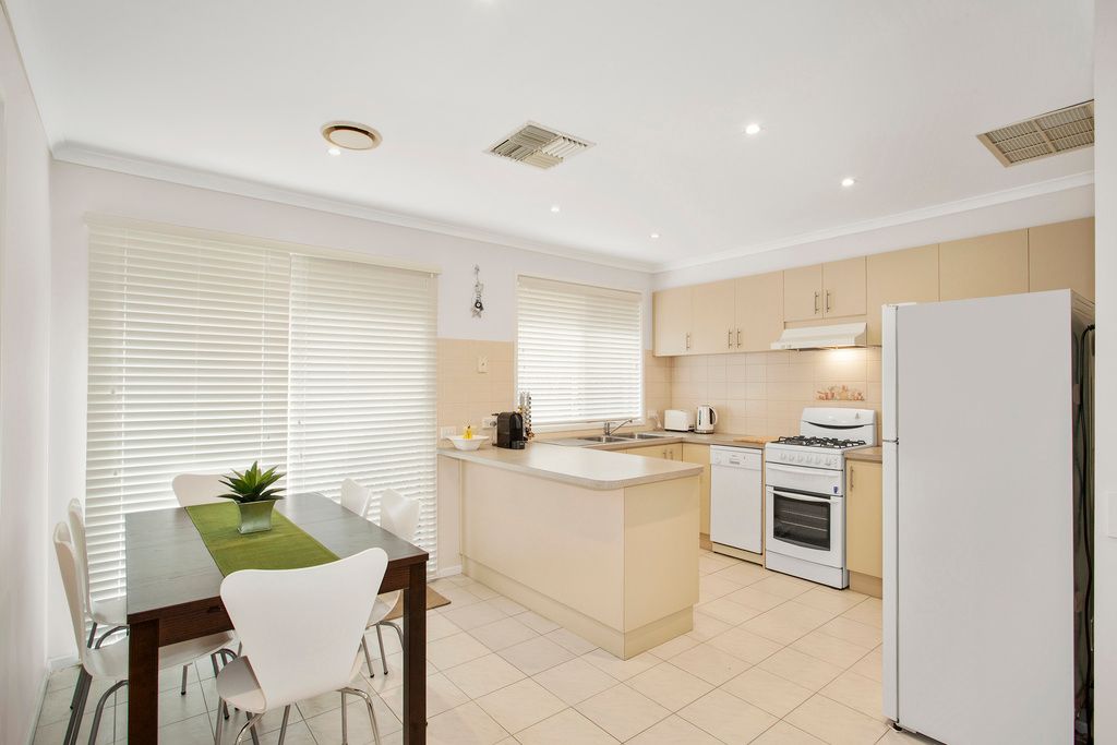 2/5 Centre Dandenong Road, Dingley Village, VIC 3172