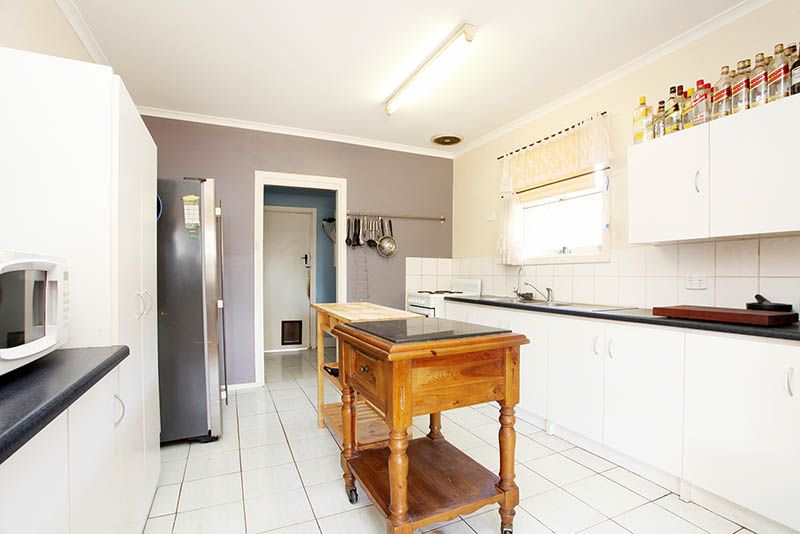 8 Robins Street, Elizabeth Downs, SA 5113