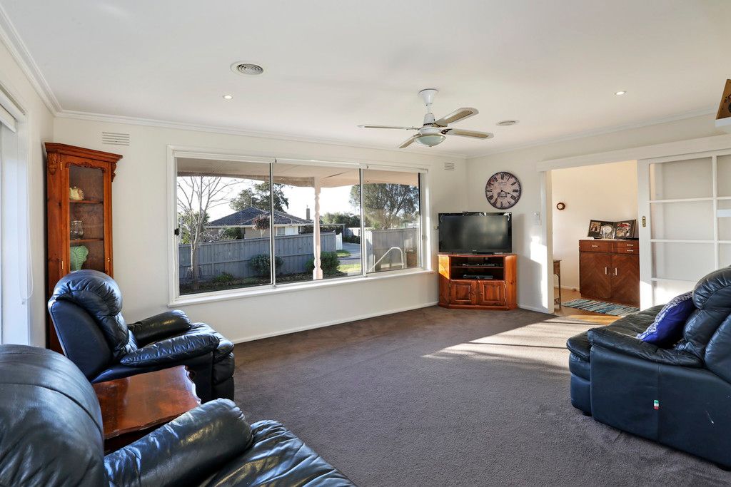 1 Amoore Avenue, Highton, VIC 3216