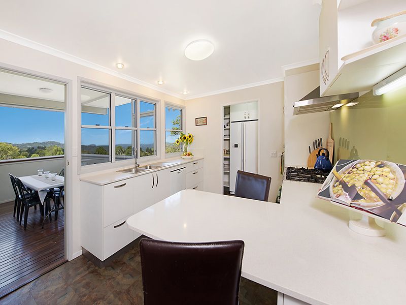 823 Hunchy Road, Hunchy, QLD 4555